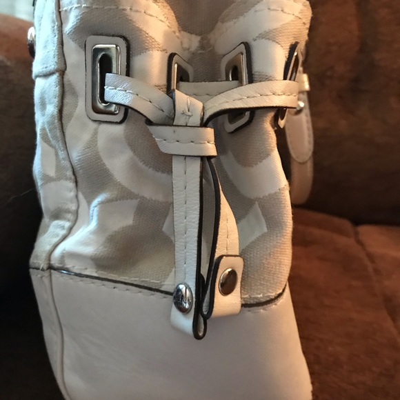 Coach Handbag - Picture 3 of 7